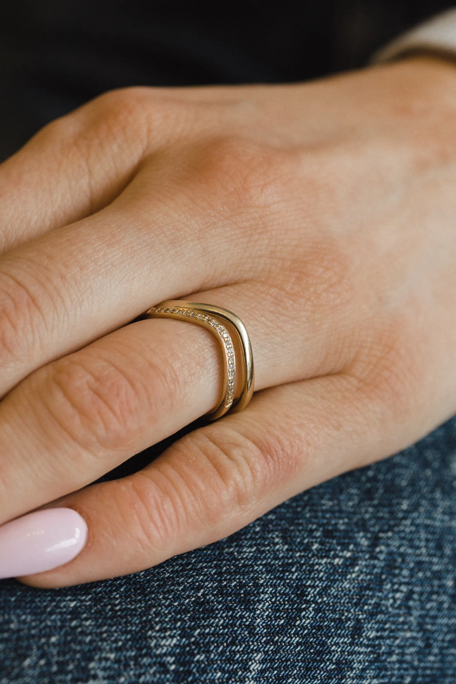 Minimalist Contour Ring